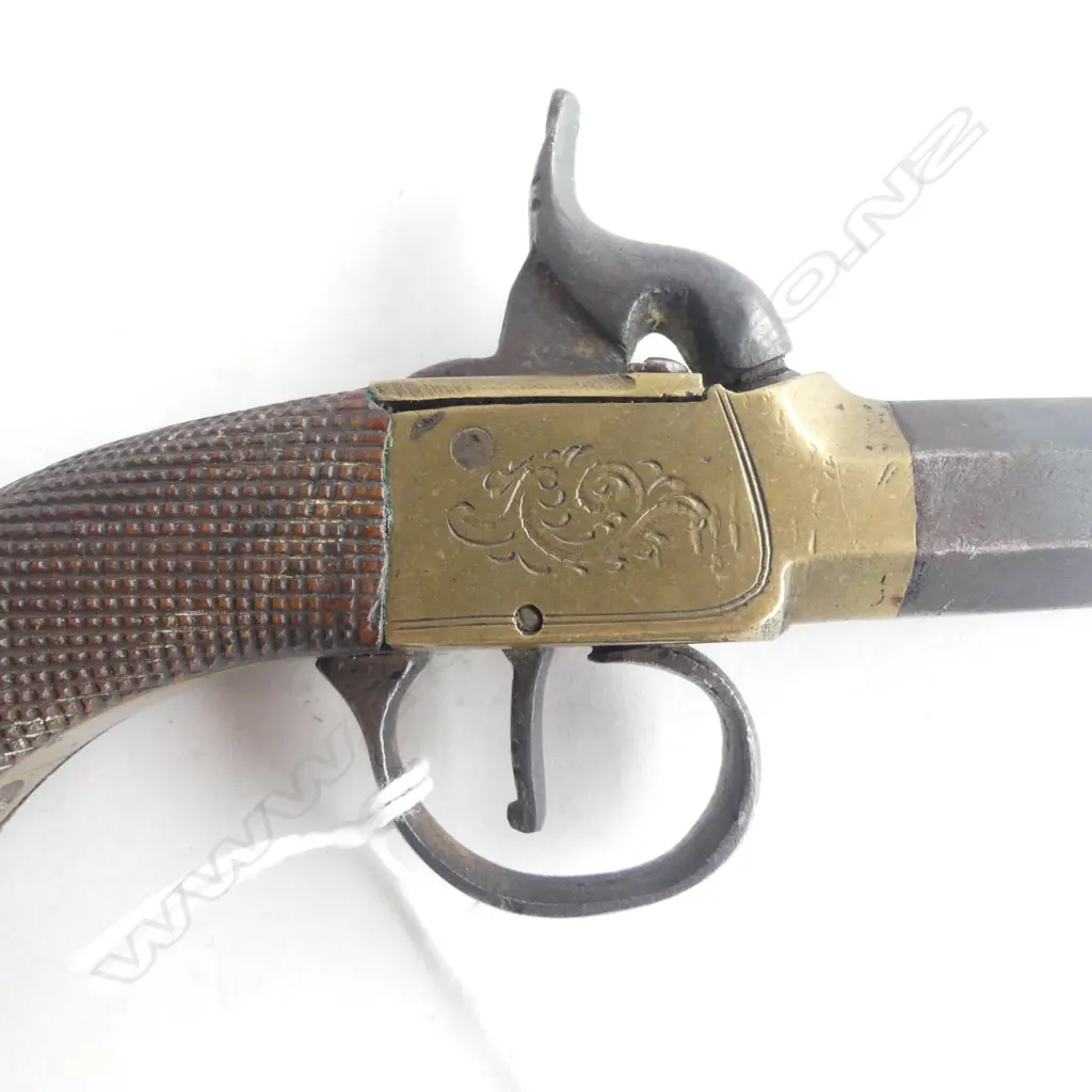 19thC PERCUSSION MUFF PISTOL 3" STEEL BARREL W BRASS FRAME chequered walnut grip Image 1++