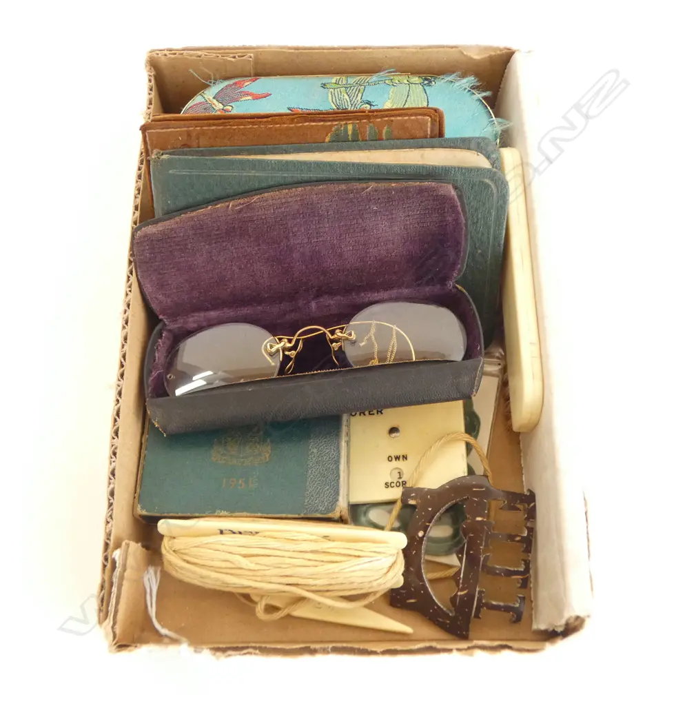 COLLECTABLES INCLDS; PINCE NEZ GLASSES, AUTOGRAPH BOOK c.1916, VINTAGE BOWLS ITEMS & 1951 BRITISH COIN Image 1++