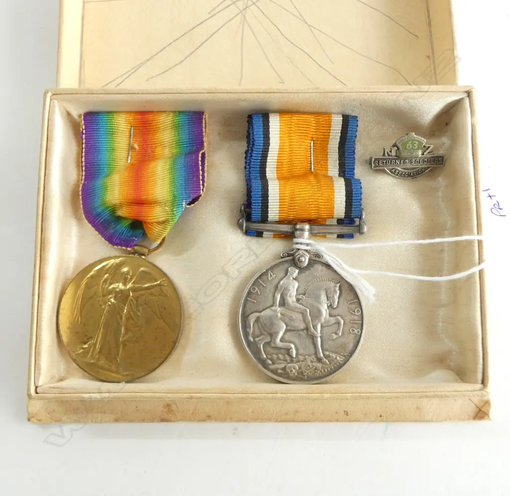 WW1 PR MEDALS to 45526 PTE. A.P. LAFFOLEY N.Z.E.F + small R.S.A. badge Image 1++