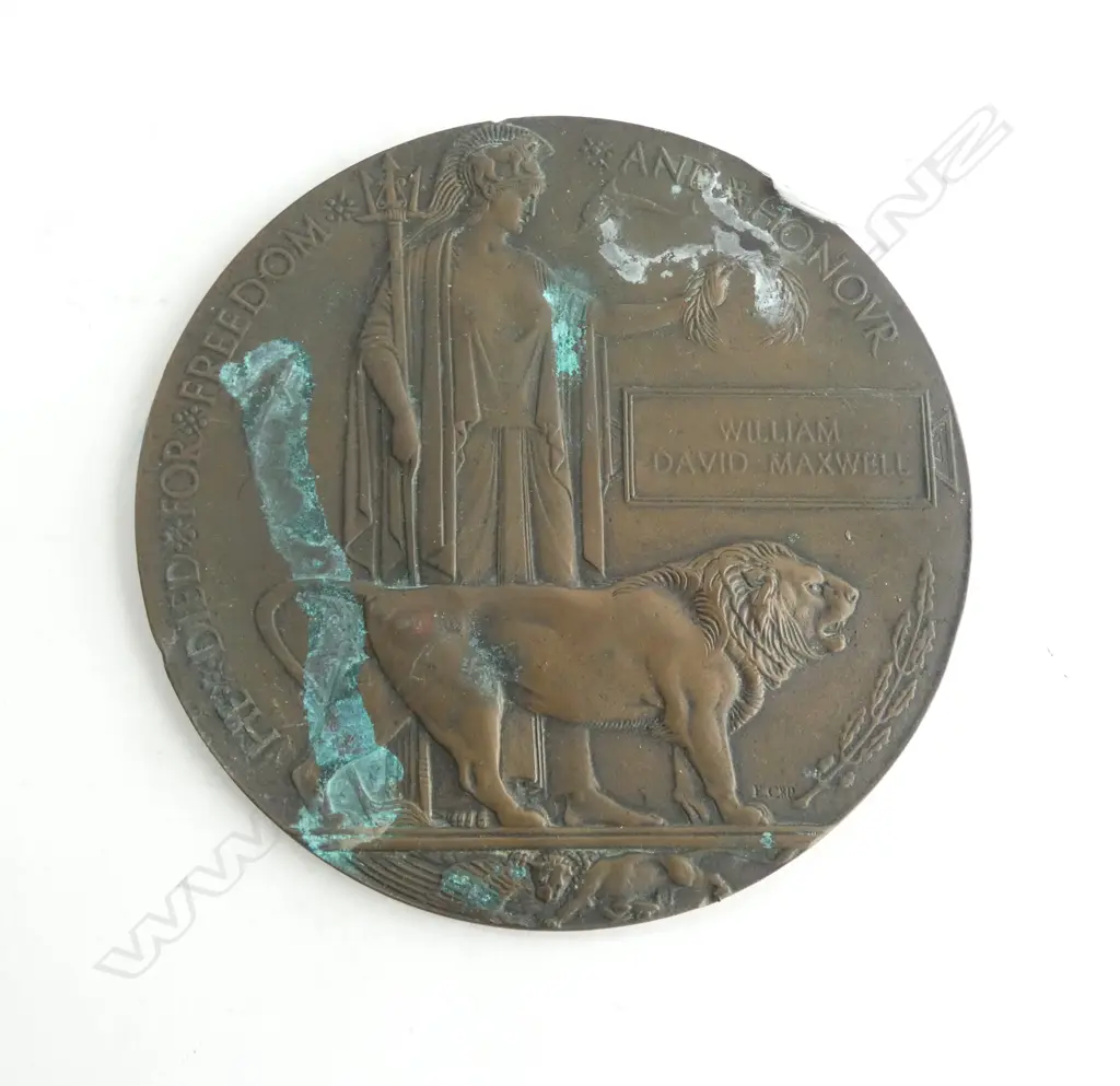 WW1 BRONZE MEMORIAL PLAQUE to William David Maxwell Dia.121mm.some marks Image 1++
