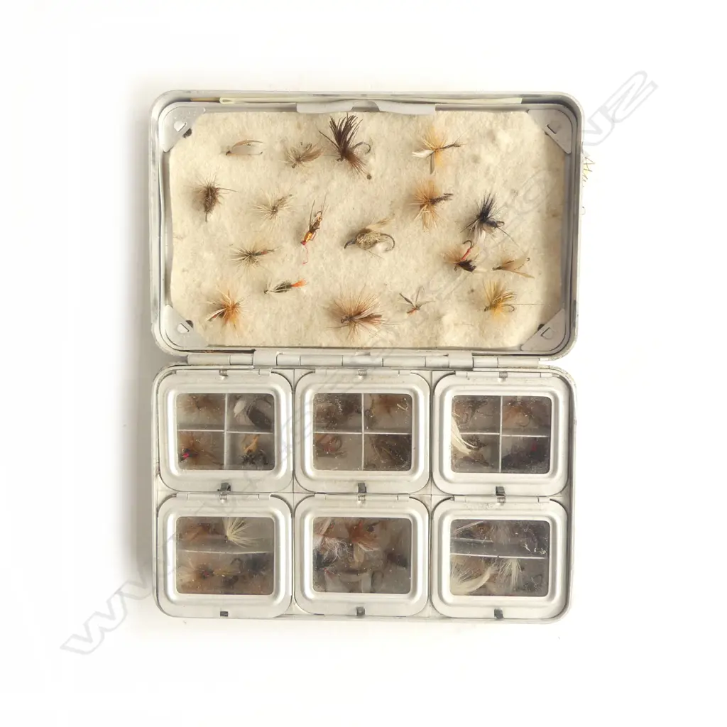 Alan Pye fishing collection CASTS + GUT TRACES ETCFRENCH FLY BOX - DAVE STACK Image 1++