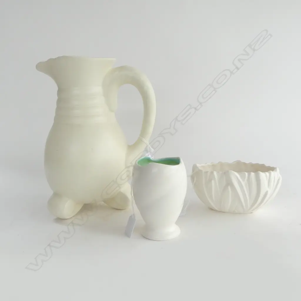 LARGE WHITE BESWICK DECO JUG H300MM & 2 WHITE VASES 125MM TALLEST Image 1++