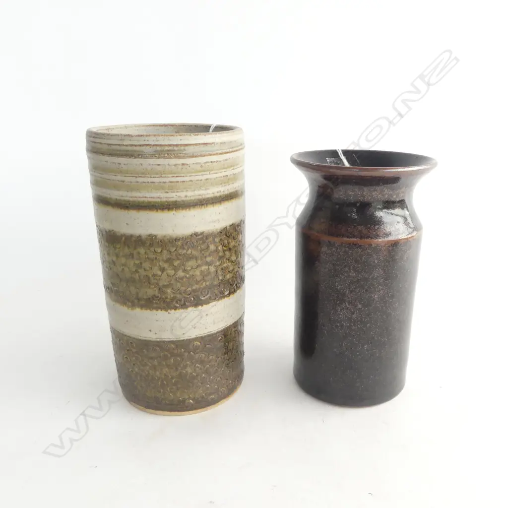 2 N.Z. STUDIO POTTERY BRUSH POTS; BY THE SAME POTTER H.195mm Image 1++