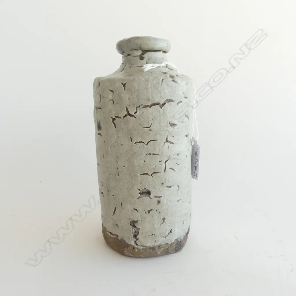 JAPANESE THICK WHITE GLAZED SAKE BOTTLE H.170mm Image 1++