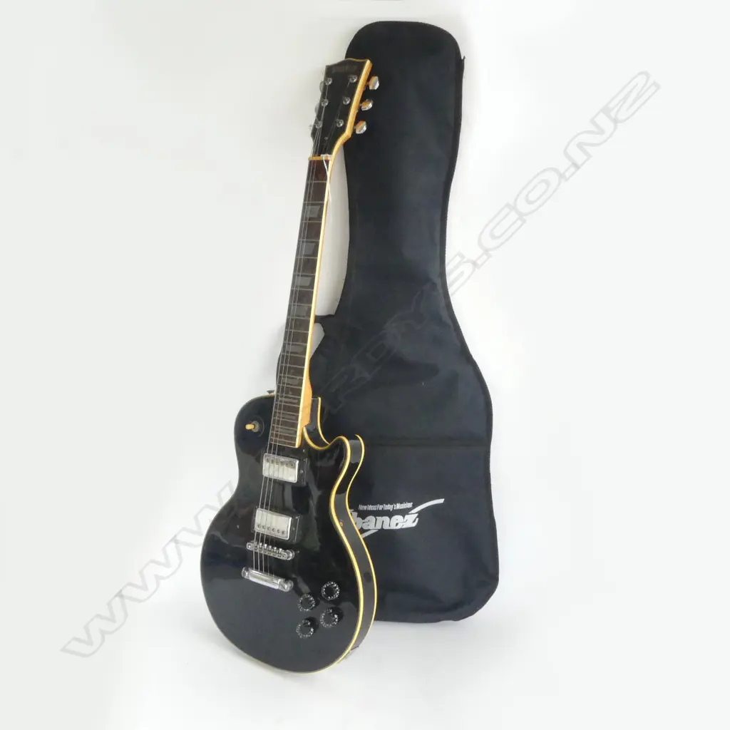 VINTAGE YAKO 'THE GOLDEN' ELECTRIC GUITAR in soft case Image 1++