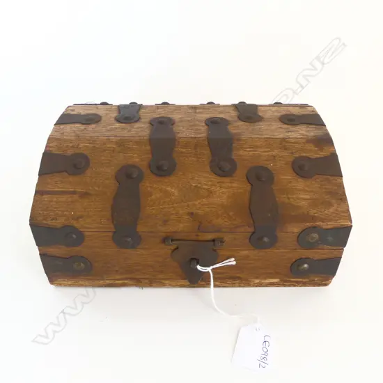 OLD METAL BOUND JAPANESE BOX 230x200100mm