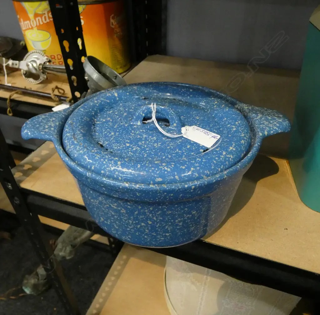 VINTAGE BLUE SPECKLED ENAMELLED LIDDED COOKING POT Dia.205mm Image 1++