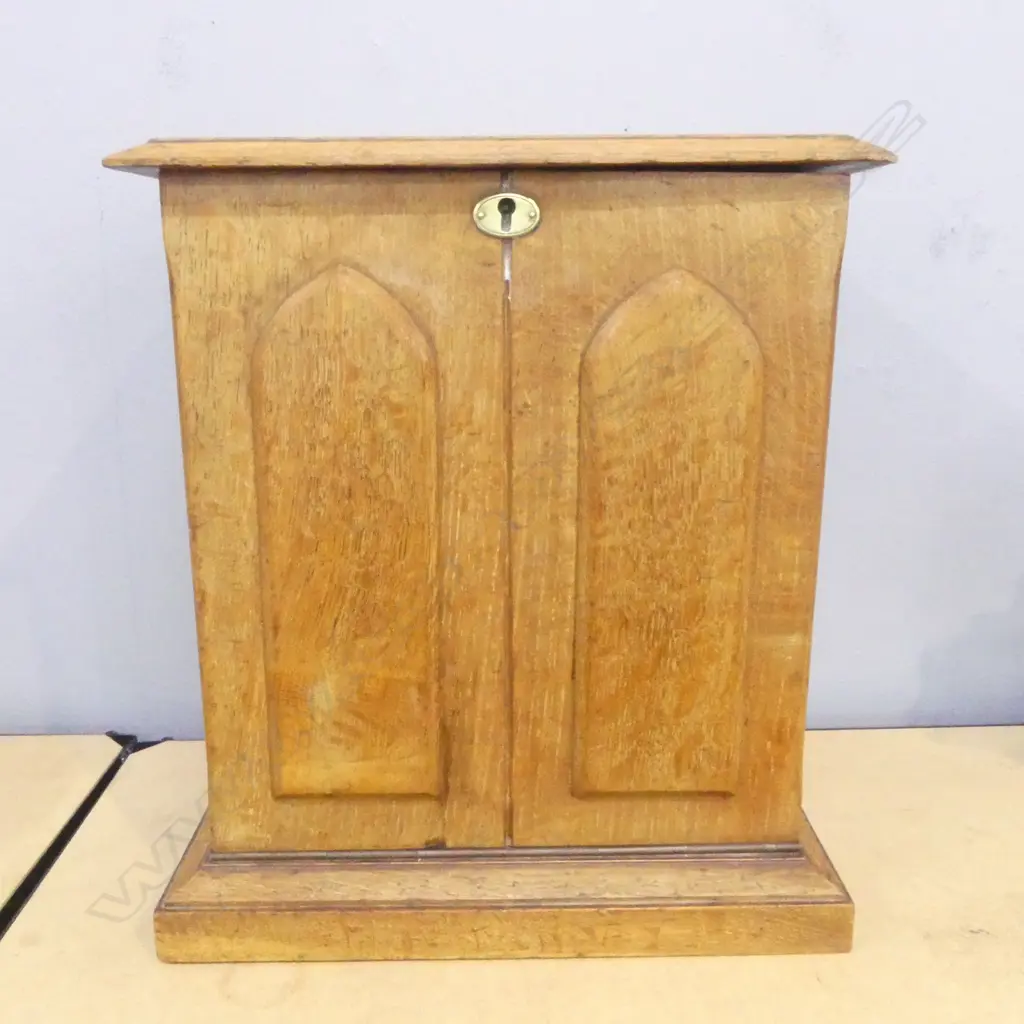 c.1900 BLOND OAK WRITING COMPENDIUM, ARCHED PANELS TO DOORS, 270 x 230 x 340mm Image 1++
