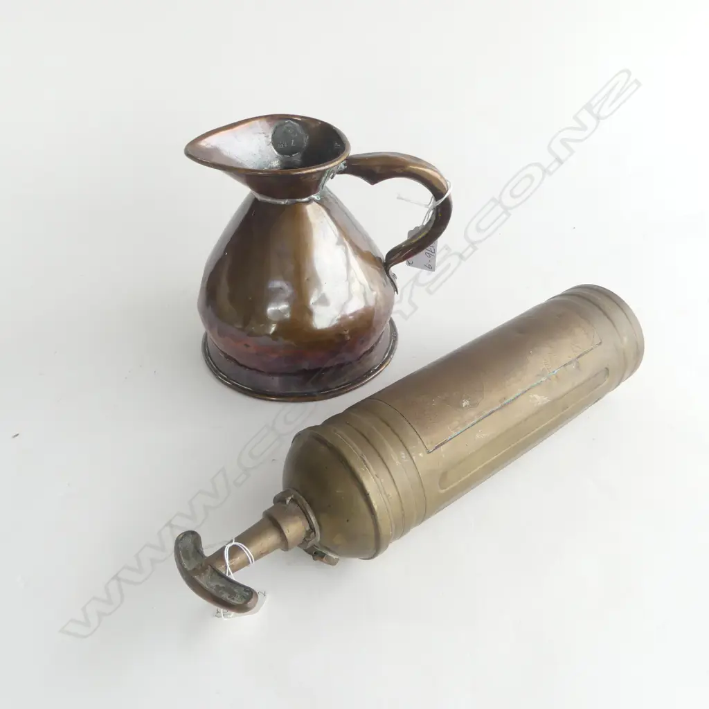 OLD BRASS FIRE EXTINGUISHER L.350mm & OLD COPPER KETTLE H.165mm Image 1++