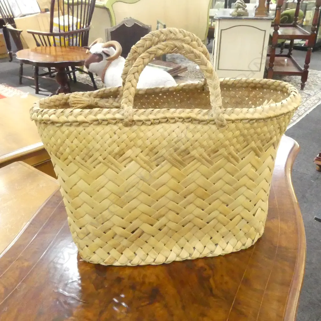 WOVEN FLAX KETE BAG BY JASMINE CLARK ARTIST W.380mm Image 1++