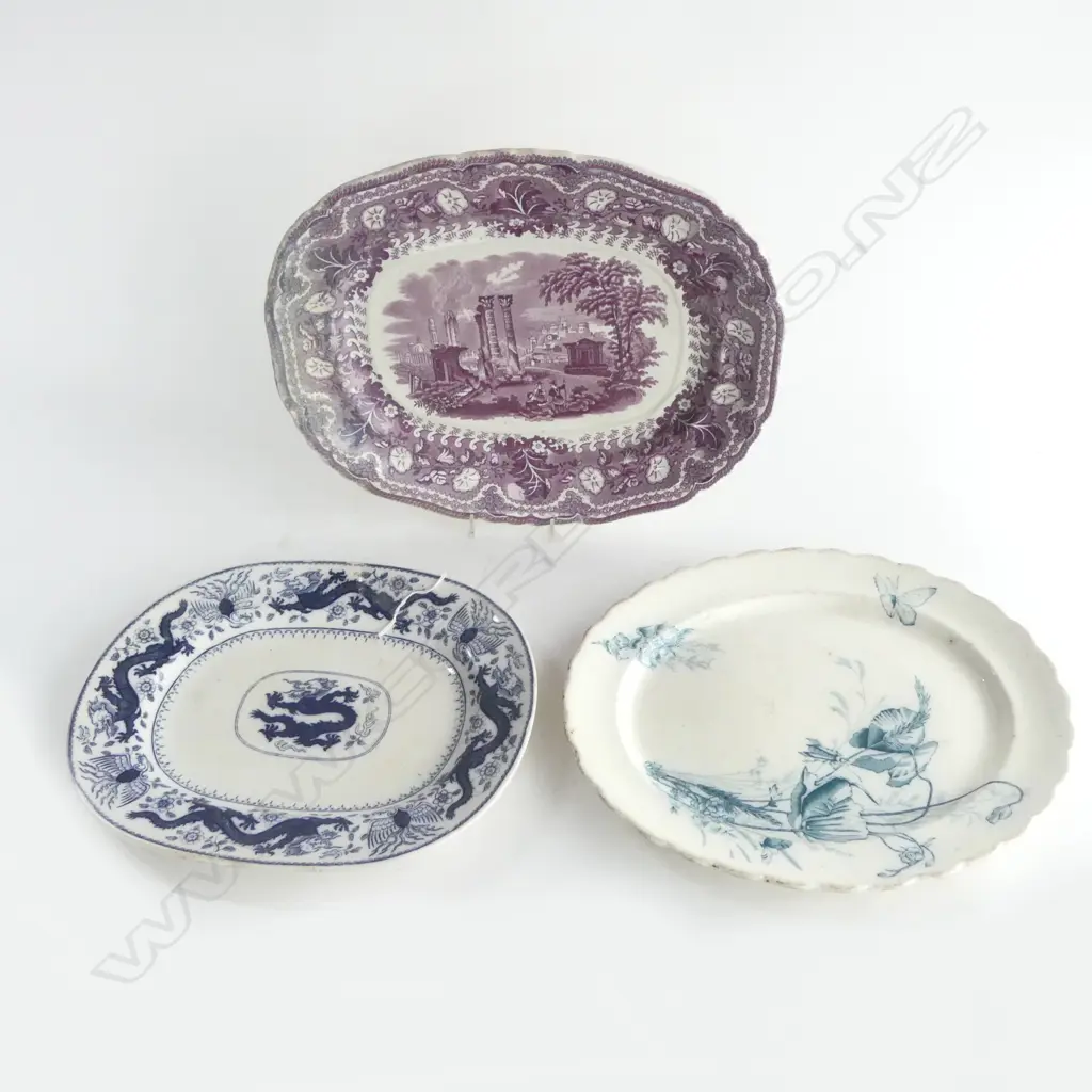 3 VICTORIAN PLATTERS – STAFFORDSHIRE ‘ACROPOLIS’, MINTON ‘CHINESE DRAGON & BIRD’, AND RALPH HAMMERSLEY & SON ‘POPPY’, L. Image 1++