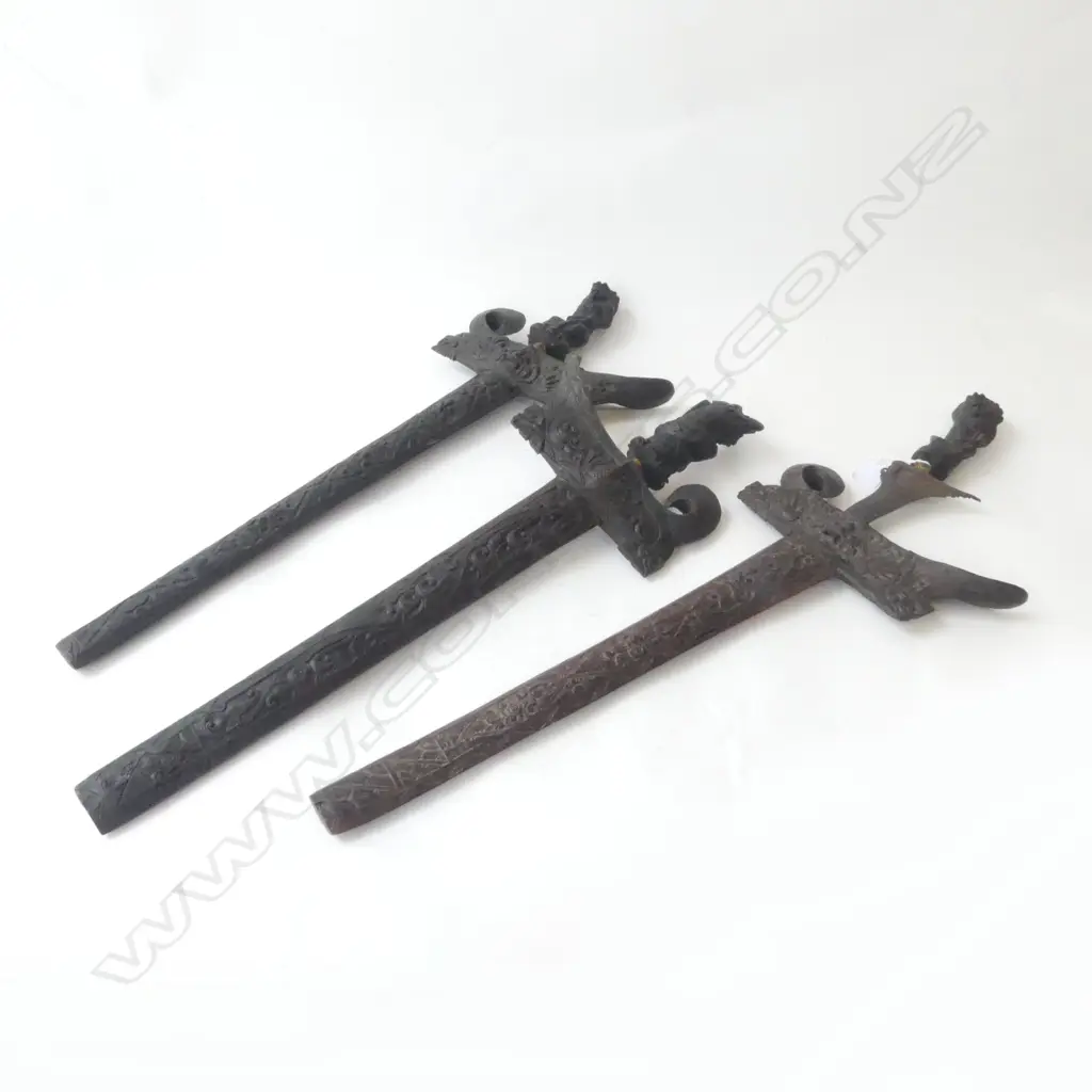 3 INDONESIAN SWORDS w. CARVED WOODEN SCABBARD & HANDLE  L.610mm Image 1++