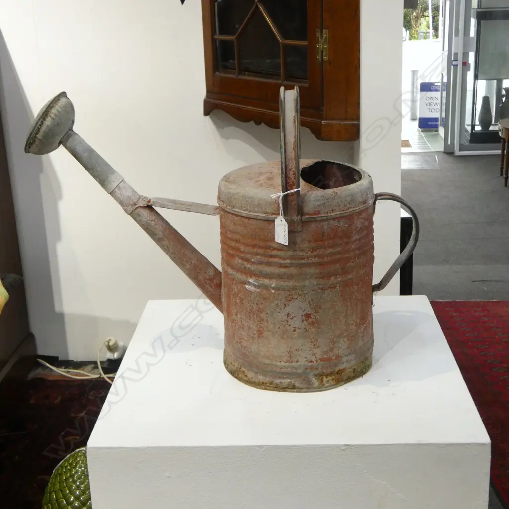 RUSTIC RED METAL WATERING CAN H.410mm Image 1++