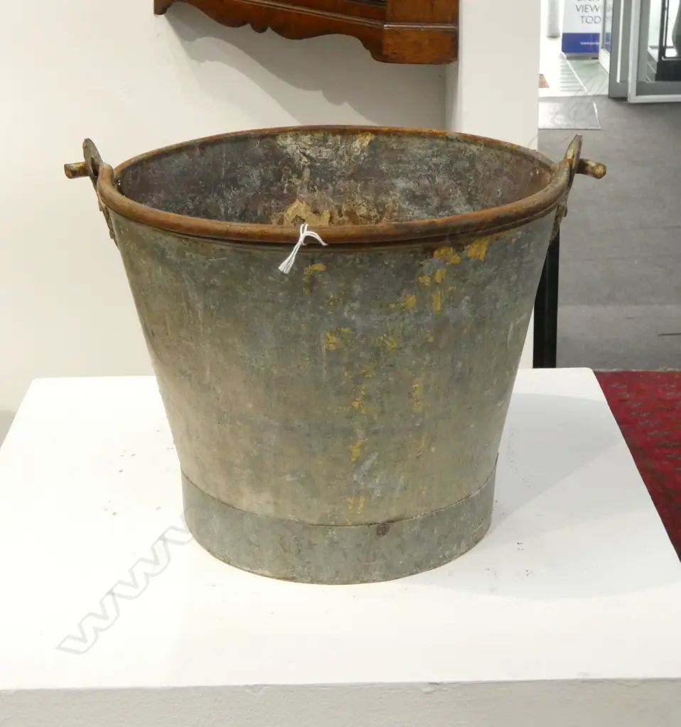RUSTIC METAL BUCKET w. SWING HANDLE H.250mm Image 1++