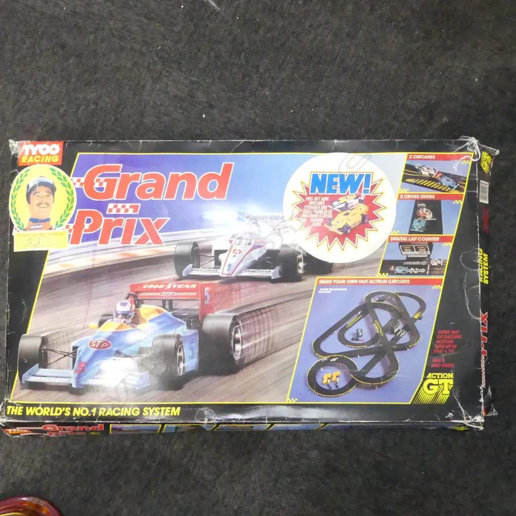 GRAND PRIX SCALE ELECTRIC BOXED RACING GAME  Image 1++