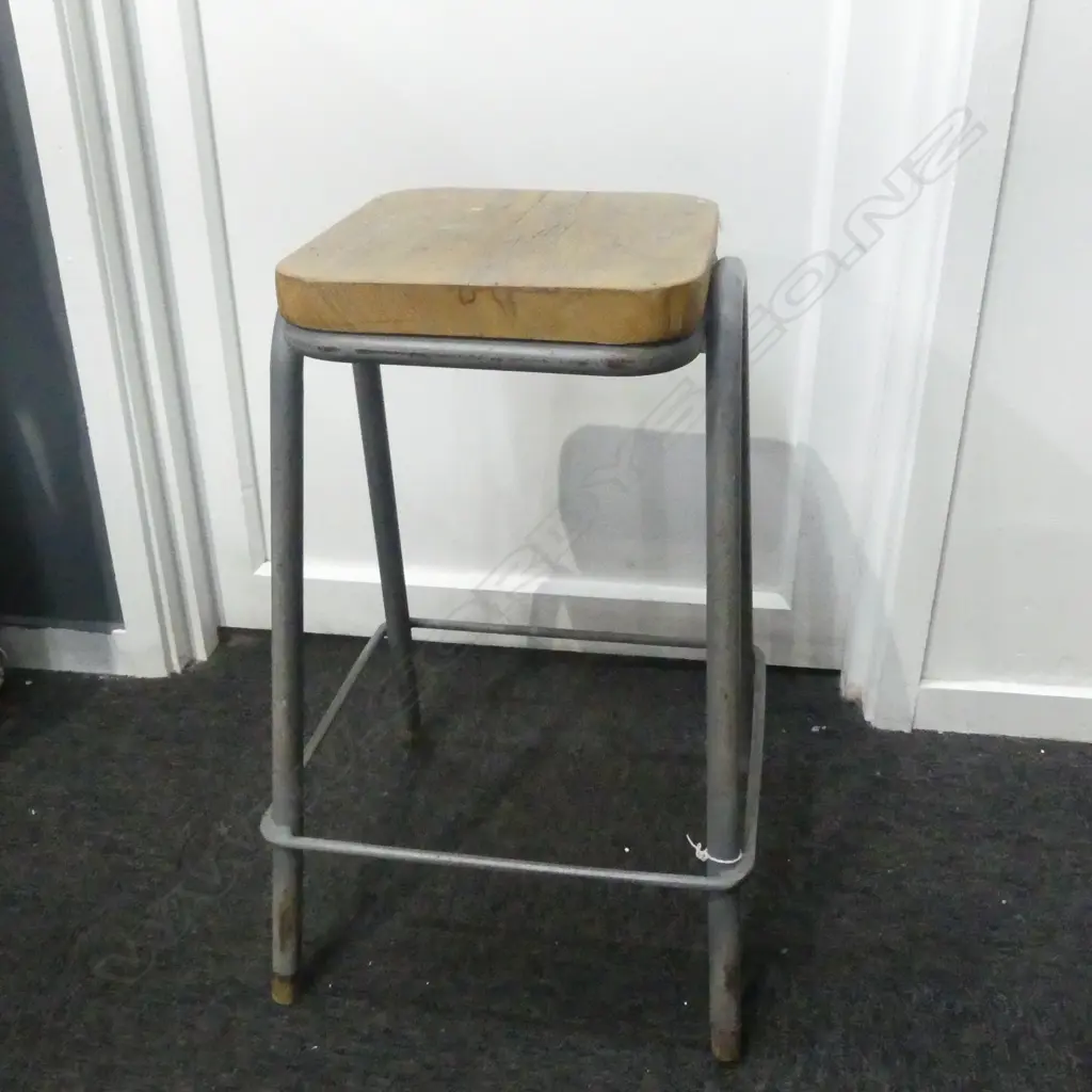 RUSTIC STOOL H.550mm Image 1++