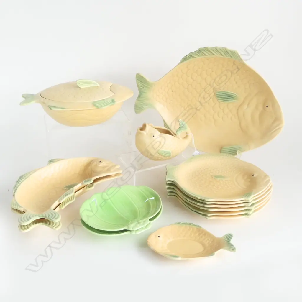 ASST. SHORTER & SON YELLOW FISH FORM CHINA + 2 GREEN DISHES Image 1++