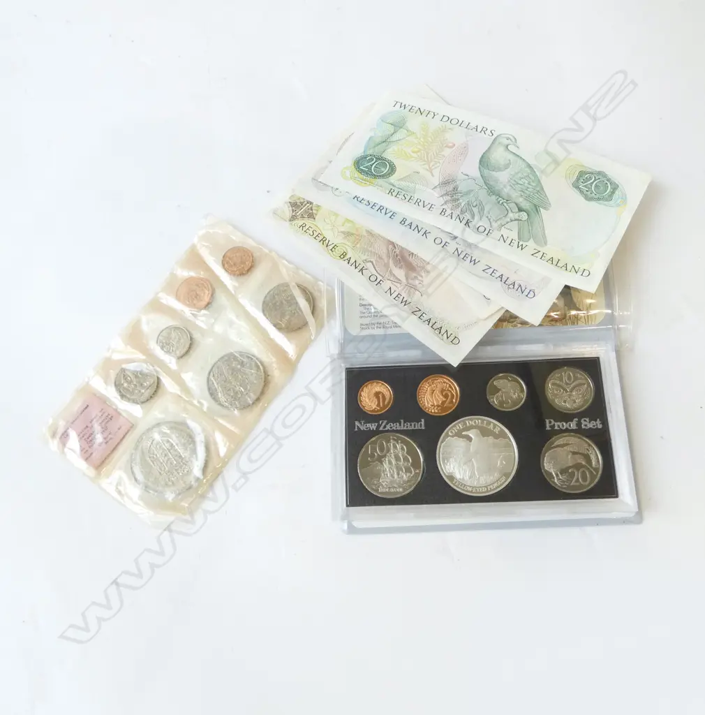 ASST. WORLD COINS Image 1++