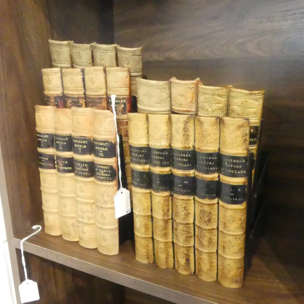 5 CD HOLDERS AS FAUX OLD BOOK SPINES H.180mm made in UK Image 1++