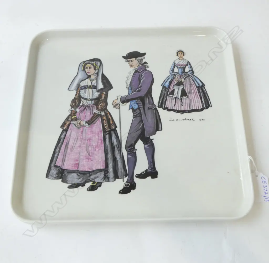 VINTAGE VILLEROY & BOCH LUXEMBOURG TRAY, L.275MM W.275MM  Image 1++