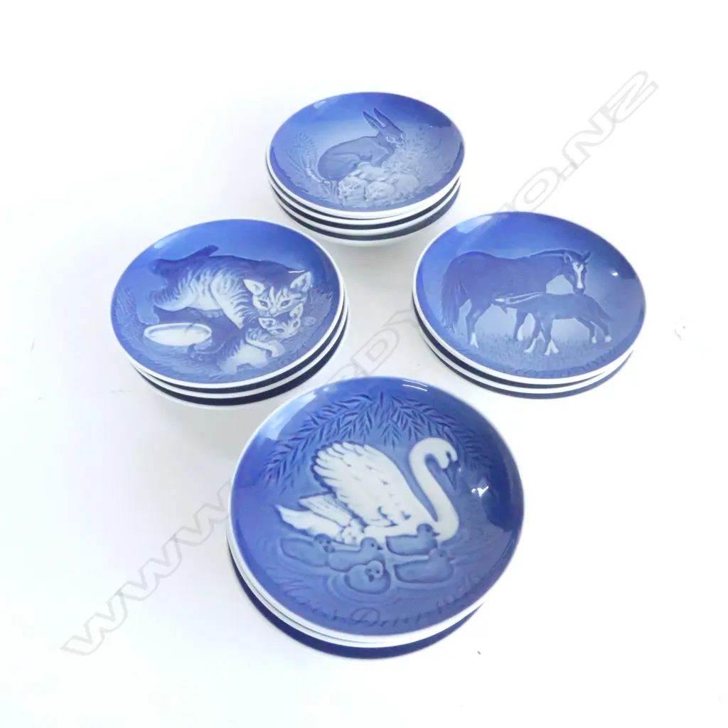 LRG COLLECTION OF ROYAL COPENHAGEN MOTHER'S DAY DISHES, wall hanging Image 1++