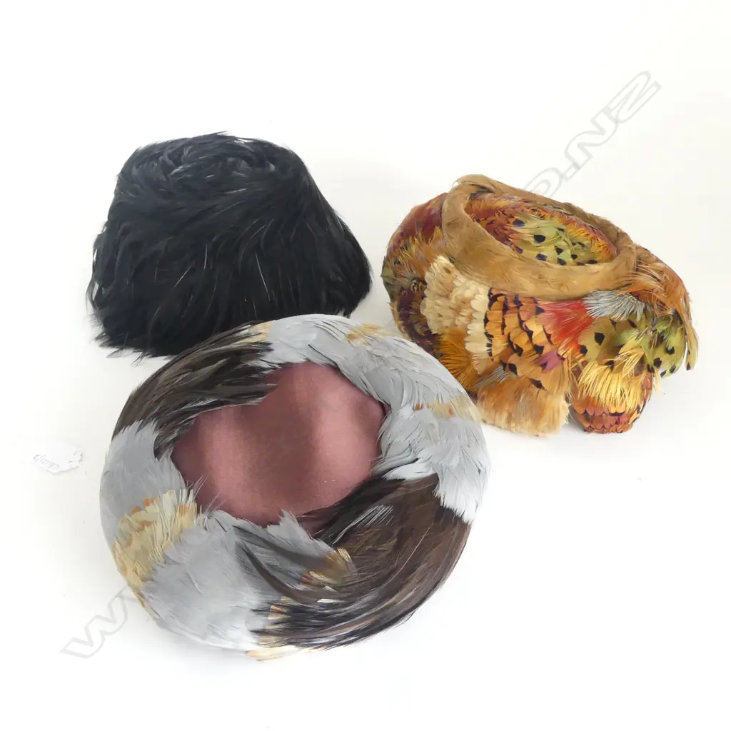 3 VINTAGE 1950s/60s FEATHER HATS Image 1++