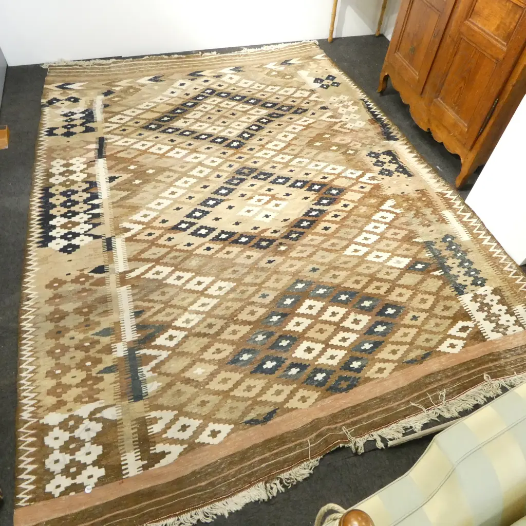 LG BROWN KELIM RUG 3400x2600mm Image 1++