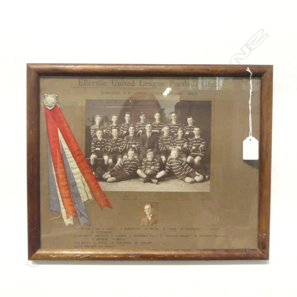 FRAMED ELLERSLIE FOOTBALL CLUB 1924 PHOTOGRAPH (AUCKLAND) 270x345mm Image 1++