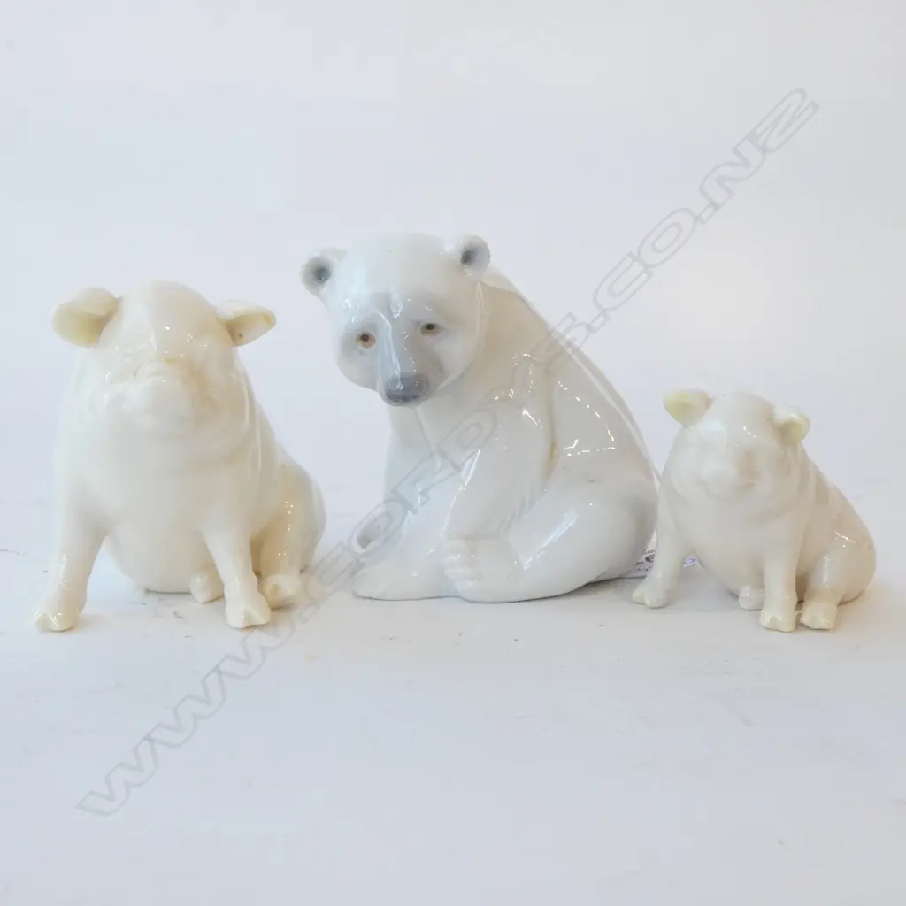 LLADR POLAR BEAR ORNAMENT H.80mm+ 2 BELLEEK PIGS Image 1++