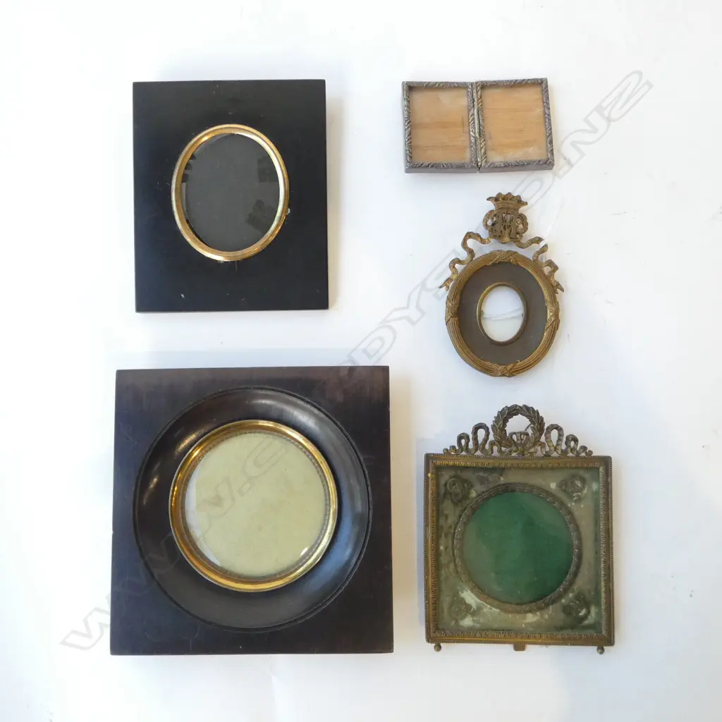 5 VINTAGE FRAMES 140x135mm Image 1++