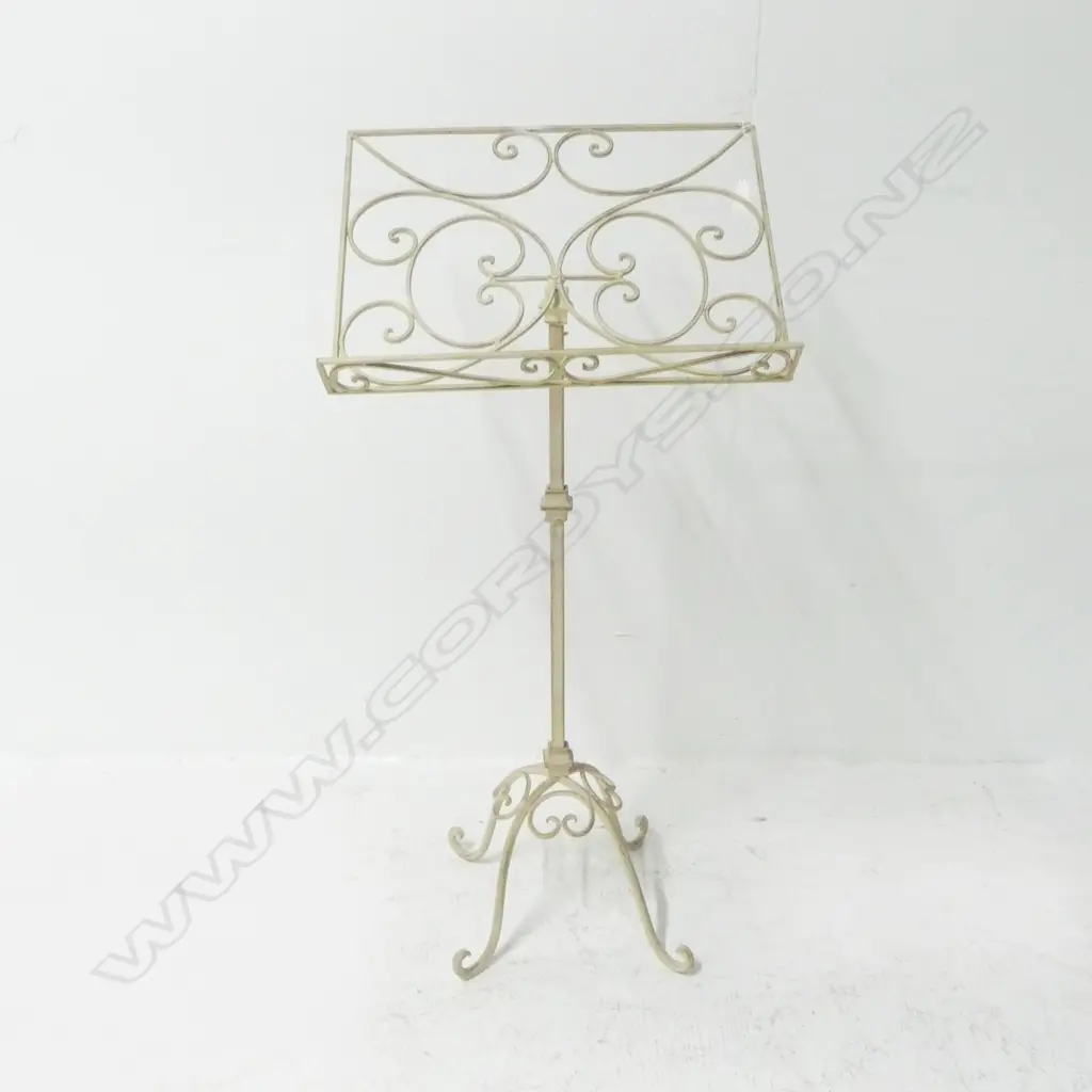 WROUGHT IRON BOOK / MUSIC STAND Image 1++