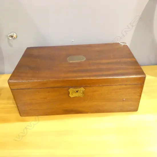 TYPICAL LATE VICTORIAN MAHOGANY WRITING SLOPE WITH SECRET DRAWER AND INKWELL 400X240X160mm