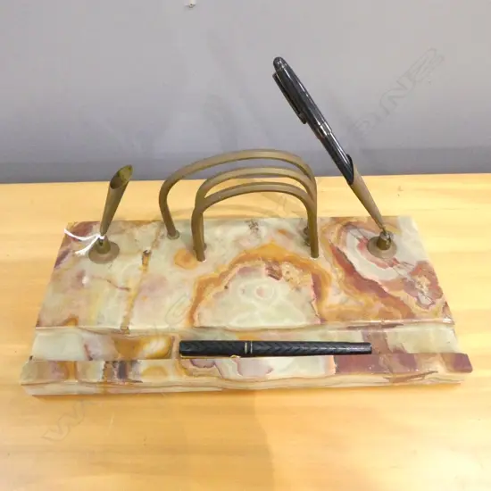 ITALIAN ONYX & BRASS DESK PEN & LETTER HOLDER L300MM