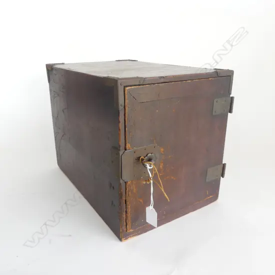OLD JAPANESE SMALL SAFE BOX 1 door enclosing 3 drawers H.285mm