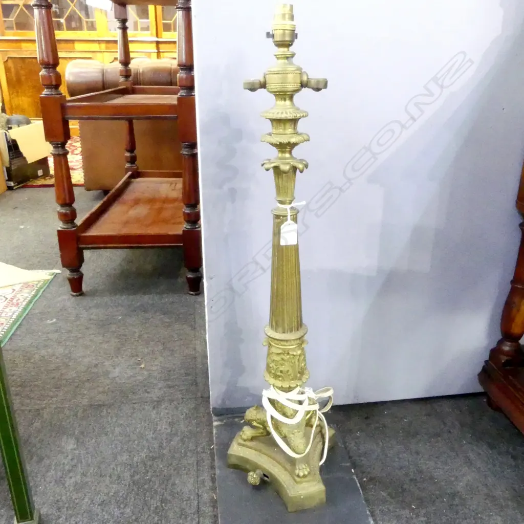HEAVY GOLD METAL ANTIQUE TABLE LAMP H.745mm req. rewiring Image 1++