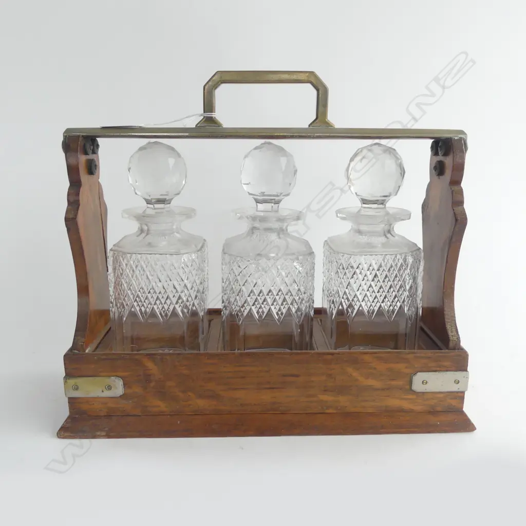 OAK TANTALUS (CHIPS TO ALL 3 BOTTLES) 360x140x300mm Image 1++