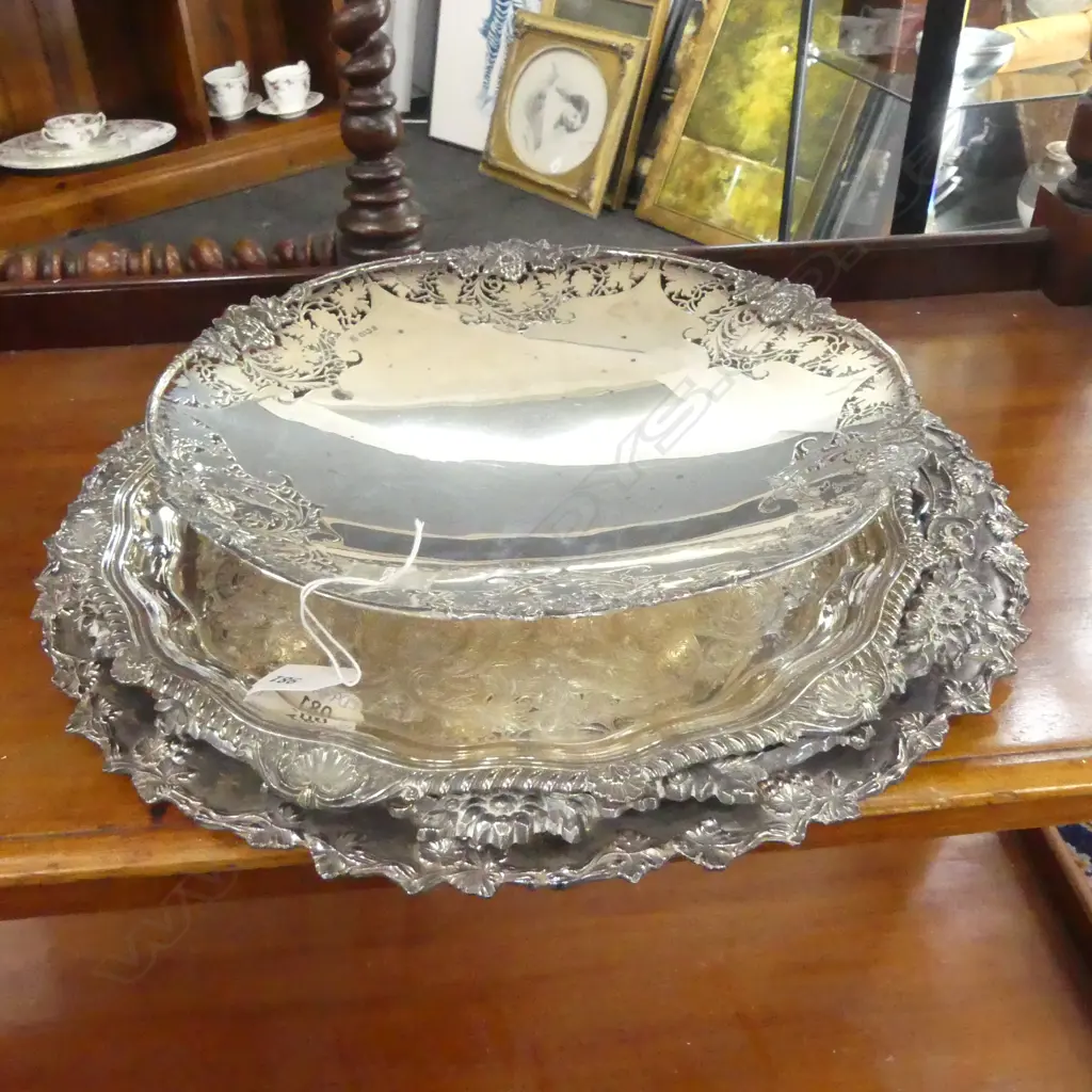 4 ORNATE SILVER PLATE TRAYS  Image 1++