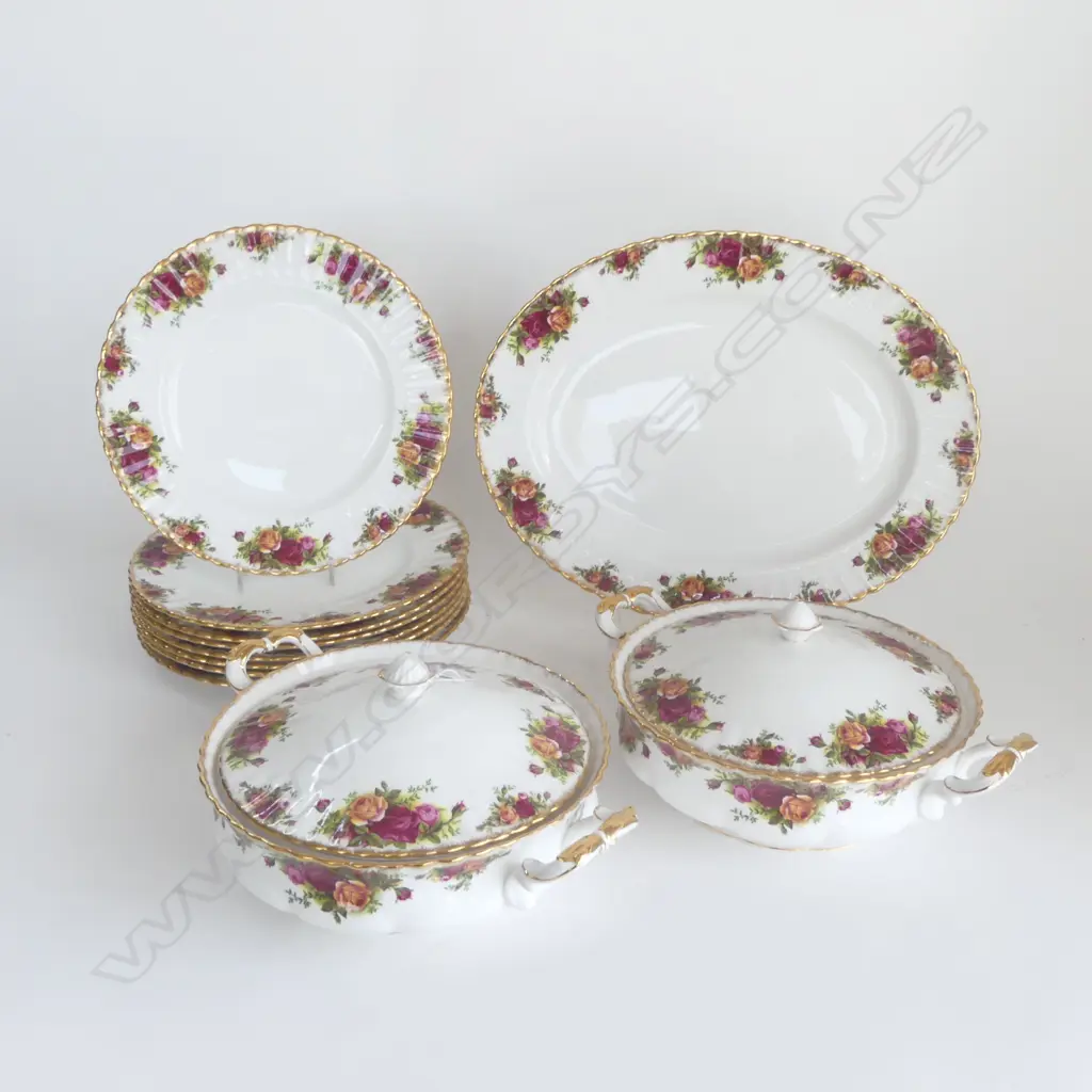 8 ROYAL ALBERT OLD COUNTRY ROSES DINNER PLATES 270mm dia + 2 TUREENS & OVAL PLATTER W.390mm Image 1++