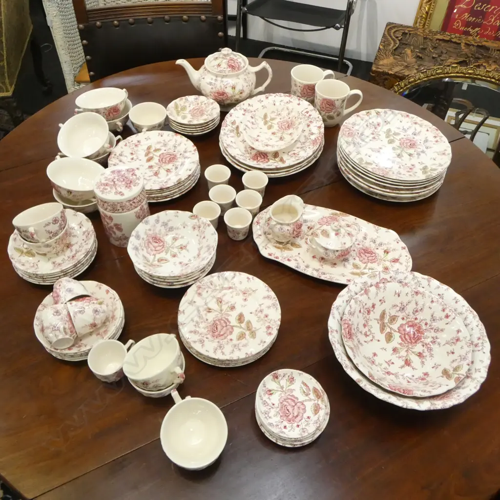 ASST. JOHNSON BROS 'ROSE CHINTZ' PATTERN CHINA PART DINNER SERVICE Image 1++