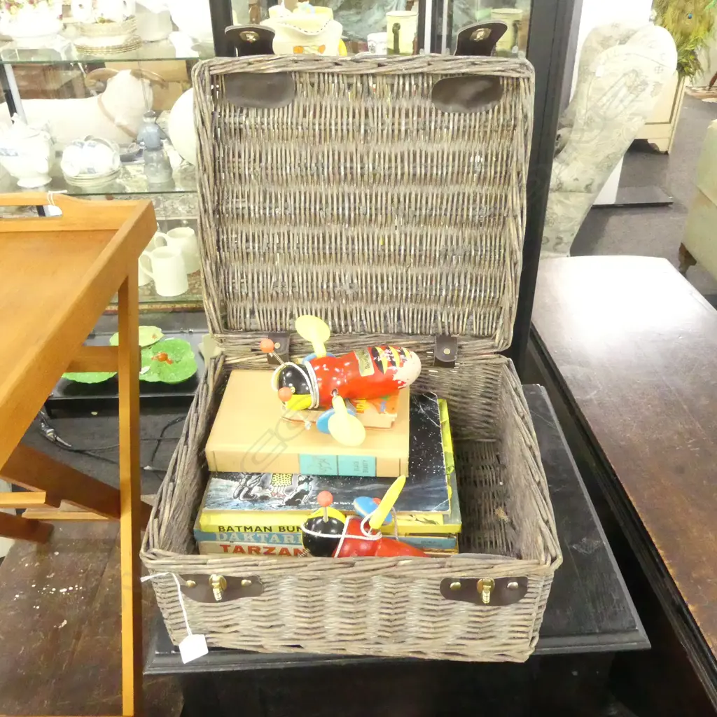 WICKER BASKET WITH 7 VINTAGE KIDS BOOKS + 2 BUZZY BEES Image 1++
