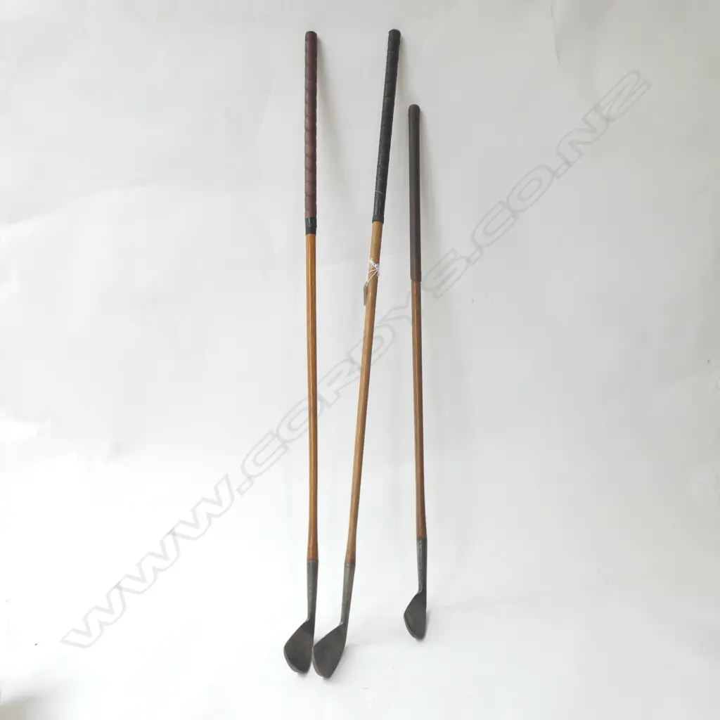 3 ANTIQUE SCOTTISH HICKORY SHAFT GOLF CLUBS IRONS - HENDRY & BISHOP ETC Image 1++