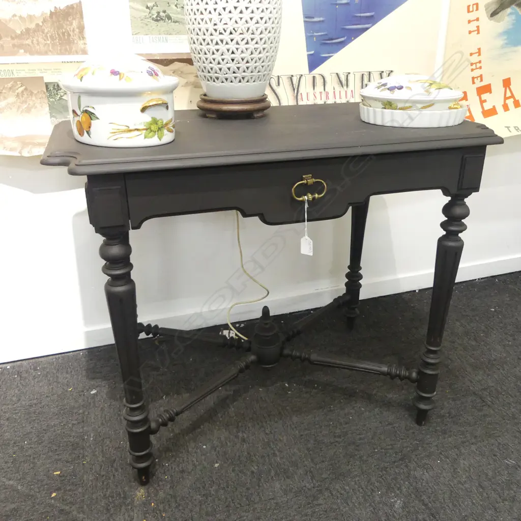 BLACK PAINTED VICTORIAN TABLE 895x550x715mm Image 1++
