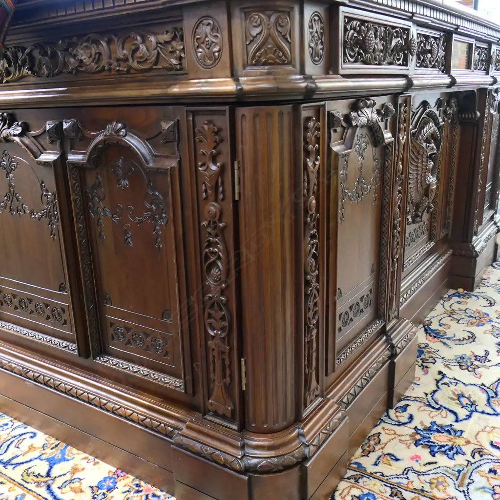 US NATIONAL ARCHIVES HIGH-QUALITY REPROD. OVAL OFFICE 'RESOLUTE' DESK, 1820x1230x800mm, (RETAILS US$9000), minor losses Image 1++