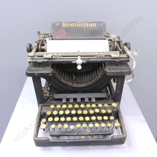 ANTIQUE REMMINGTON TYPEWRITTER L340MM