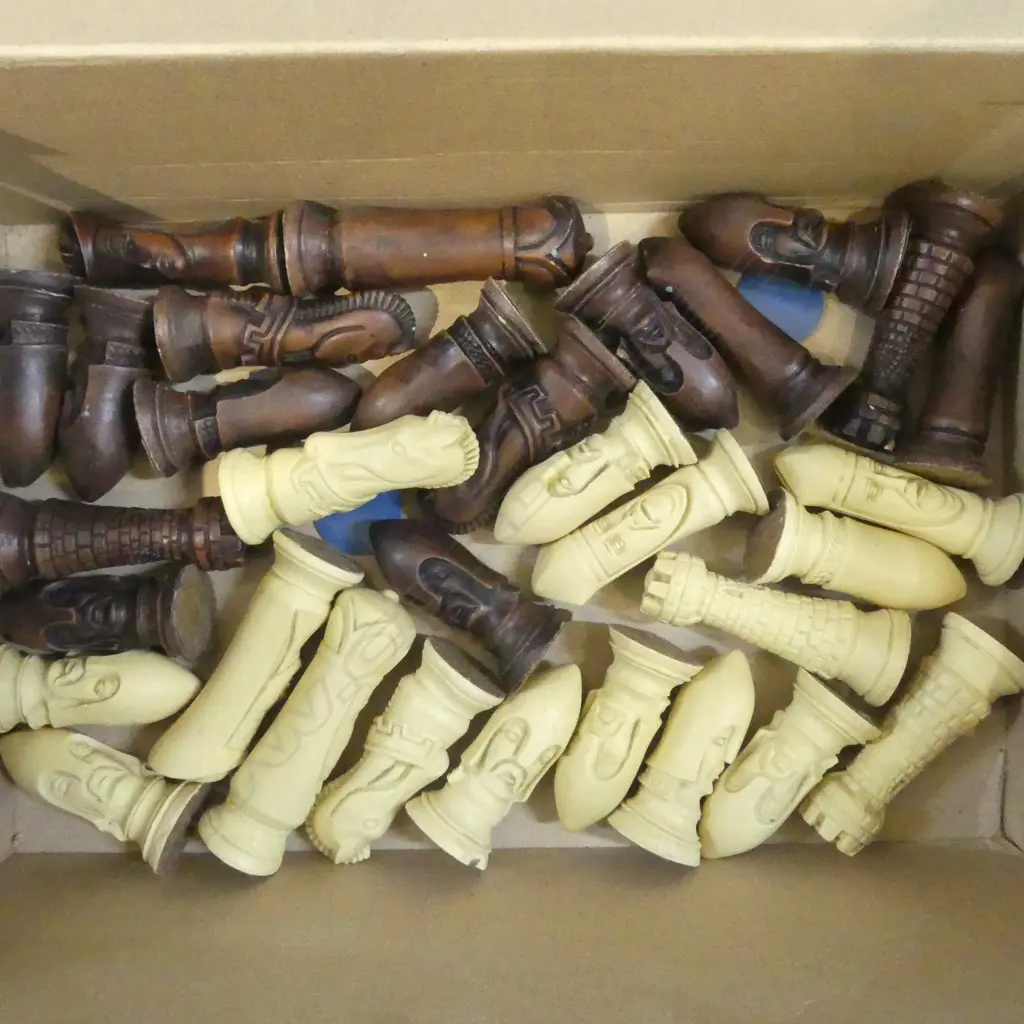 COMPLETE SET OF COMPOSITE CHESS PIECES+ BOARD Image 1++