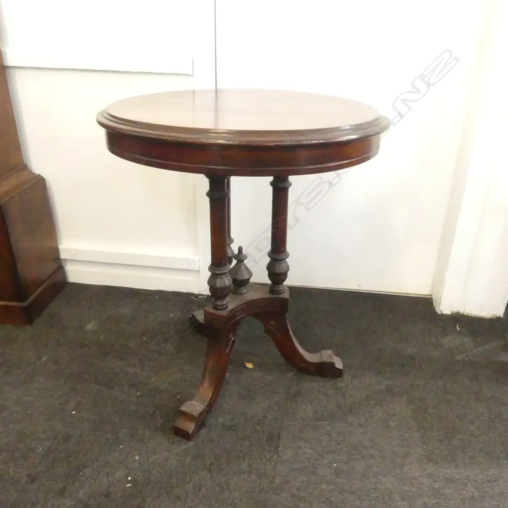 CIRCULAR VICTORIAN STYLE MAHOGANY SIDE TABLE H.690mm Image 1++