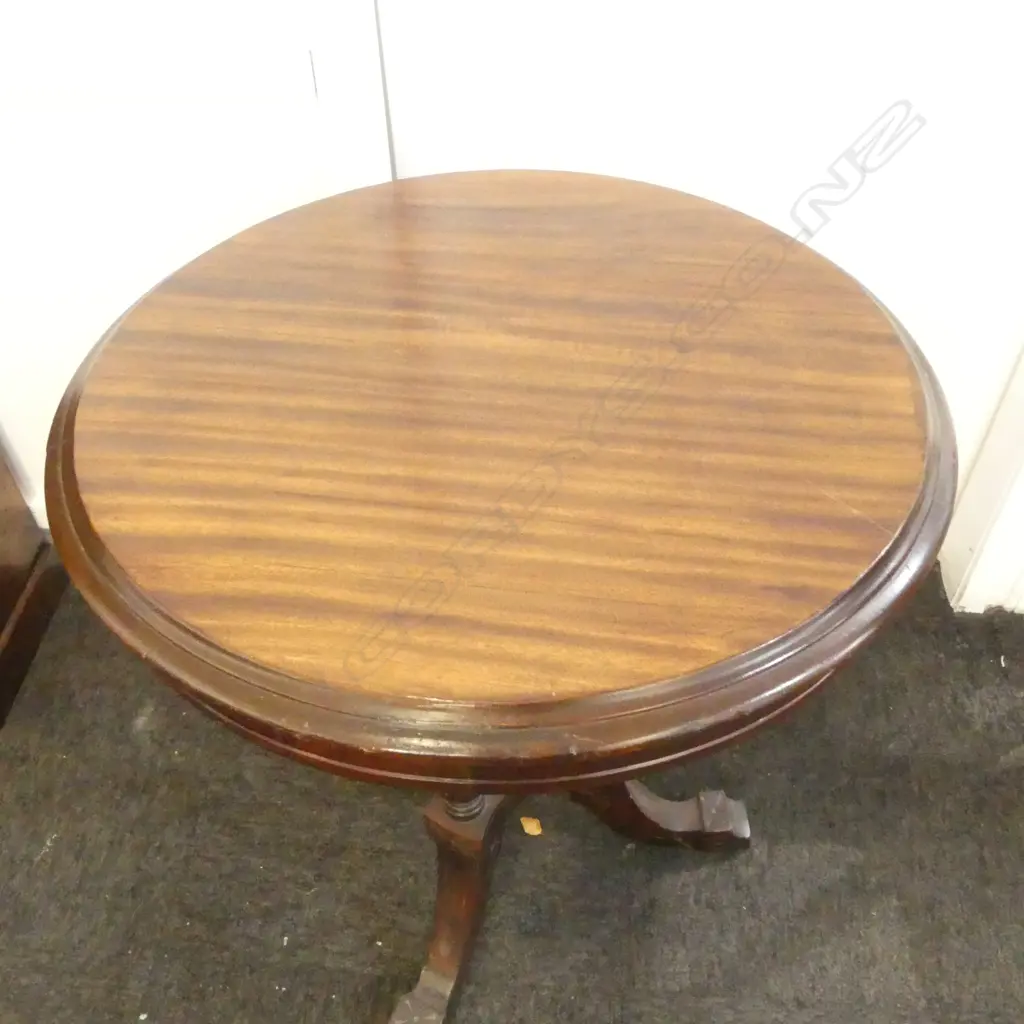CIRCULAR VICTORIAN STYLE MAHOGANY SIDE TABLE H.690mm Image 1++