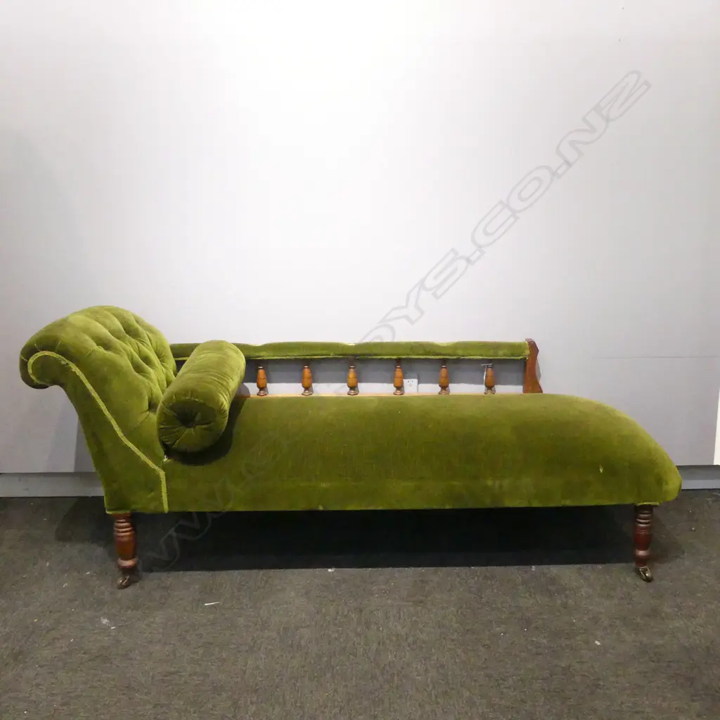 EARLY 20thC CHAISE LOUNGE IN GREEN VELVET L.1800mm Image 1++