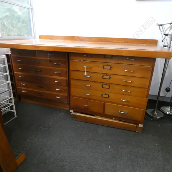 2 COLLECTORS / PLAN CABINETS w. WORKBENCH TOP 2140x1060mm