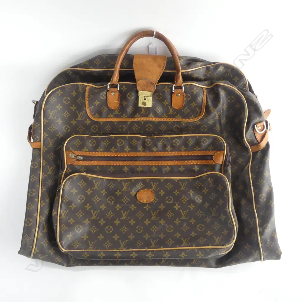 LOUIS VUITTON? GARMENT BAG Image 1++